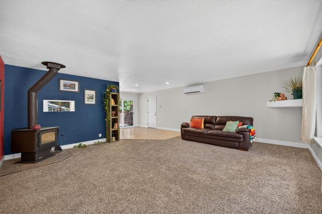 5807 Joni Ct, Pollock Pines, CA 95726