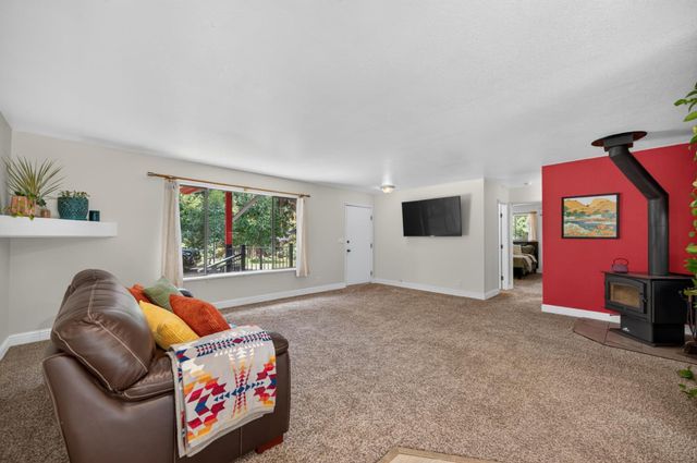 5807 Joni Ct, Pollock Pines, CA 95726