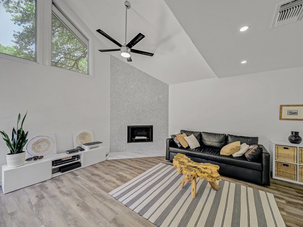 4623 Country Creek Drive 1046, Dallas, TX 75236