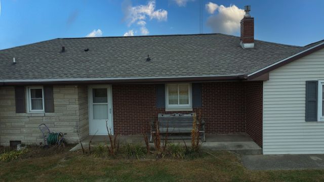 1505 N 2000 East Road, Watseka, IL 60970