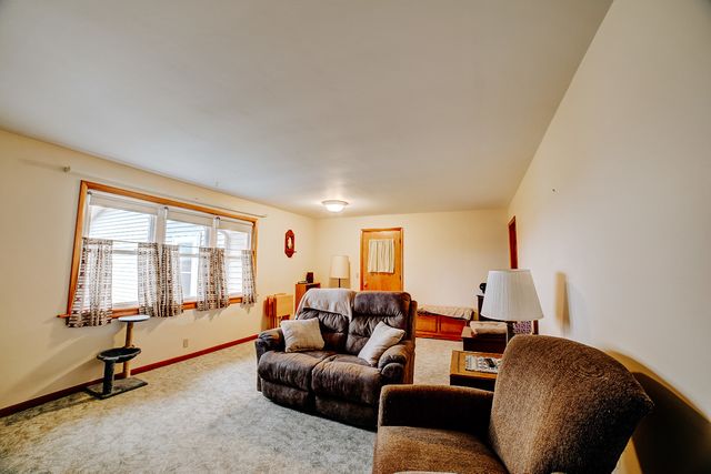 1505 N 2000 East Road, Watseka, IL 60970