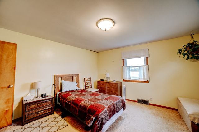 1505 N 2000 East Road, Watseka, IL 60970