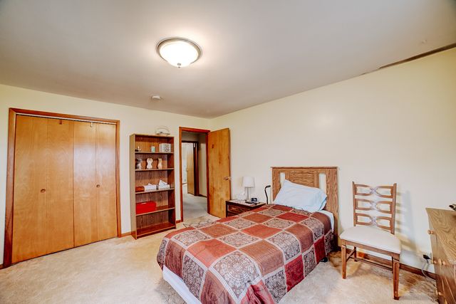 1505 N 2000 East Road, Watseka, IL 60970