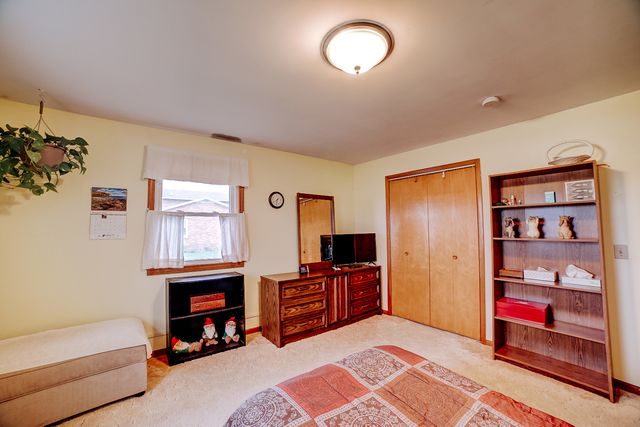 1505 N 2000 East Road, Watseka, IL 60970