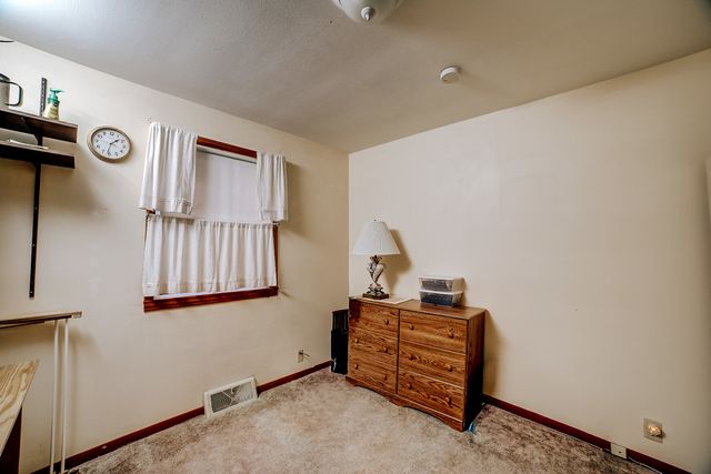 1505 N 2000 East Road, Watseka, IL 60970