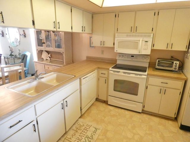 945 MADRID DRIVE, Palm Harbor, FL 34684