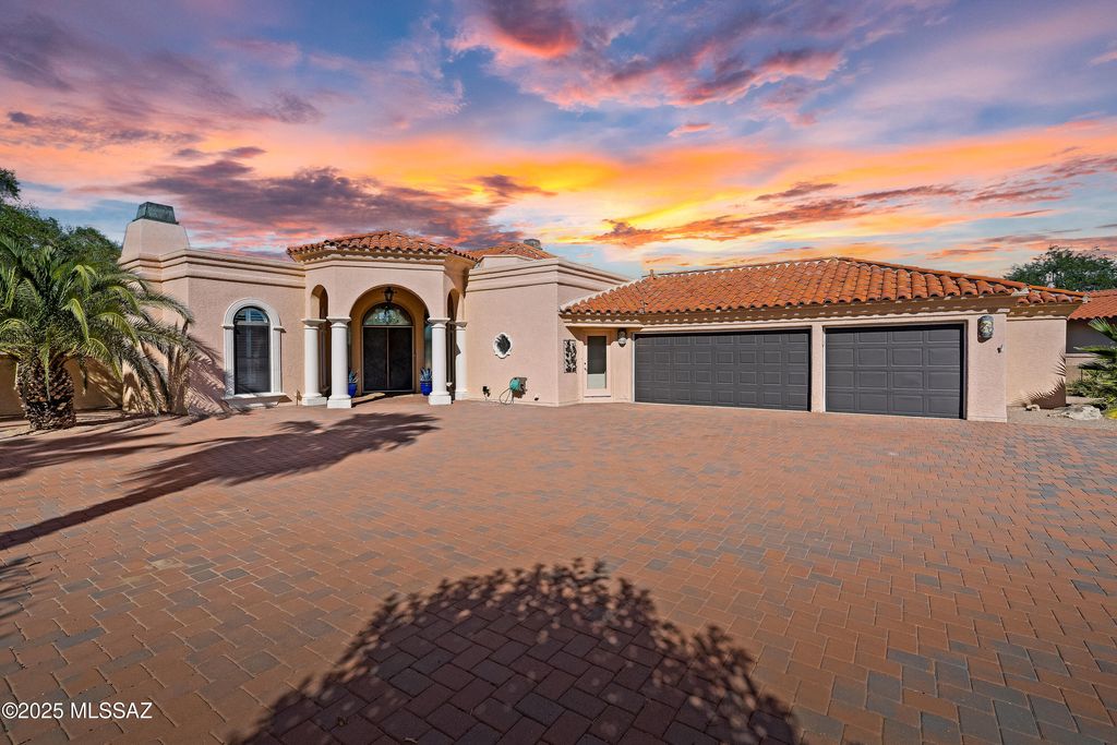 8513 N Nob Hill Drive, Tucson, AZ 85742