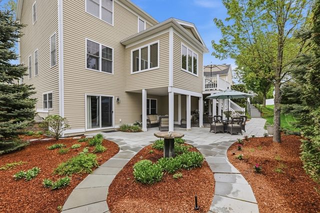 47 Winship Dr, Stoneham, MA 02180