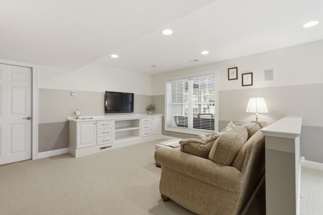 47 Winship Dr, Stoneham, MA 02180
