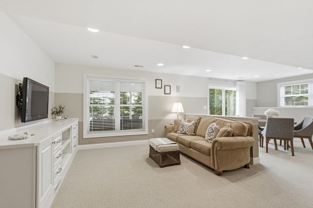 47 Winship Dr, Stoneham, MA 02180