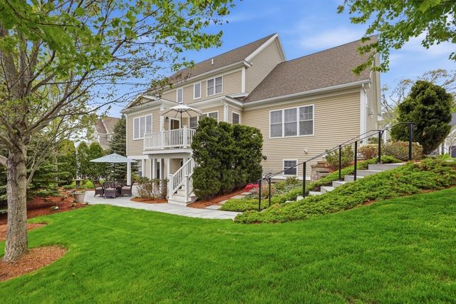 47 Winship Dr, Stoneham, MA 02180