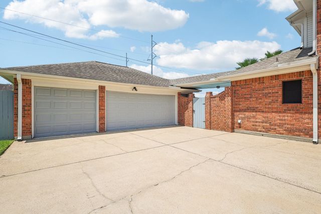 1712 White Wing Circle, Friendswood, TX 77546