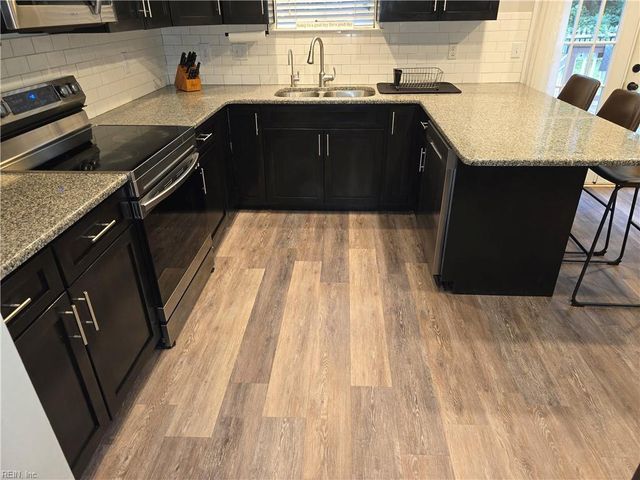 6754 Burbage Lake CIR, Suffolk, VA 23435