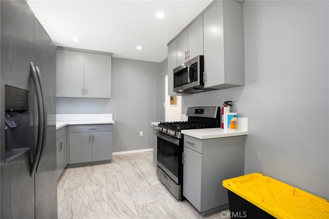2922 W 74th Street, Los Angeles, CA 90043