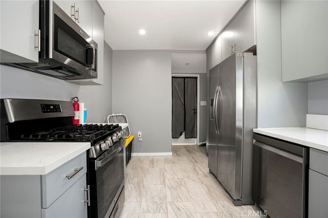 2922 W 74th Street, Los Angeles, CA 90043