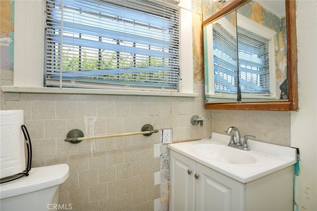 2922 W 74th Street, Los Angeles, CA 90043