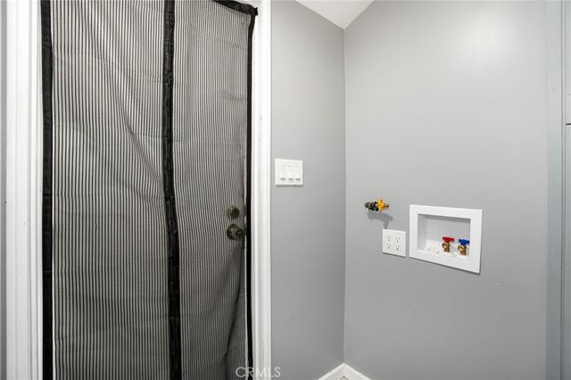 2922 W 74th Street, Los Angeles, CA 90043