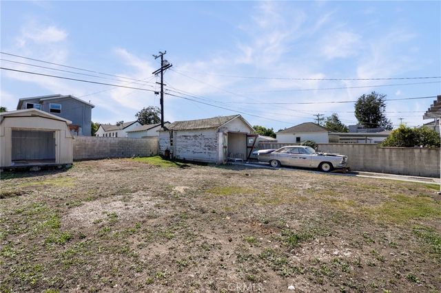 2922 W 74th Street, Los Angeles, CA 90043