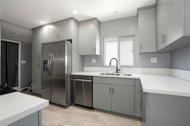 2922 W 74th Street, Los Angeles, CA 90043