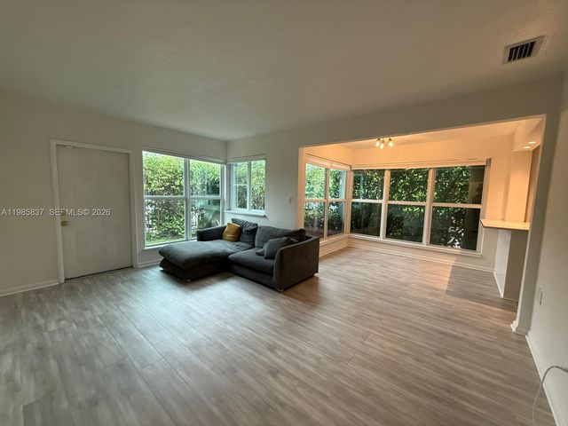 1247 Marseille Dr 16, Miami Beach, FL 33141