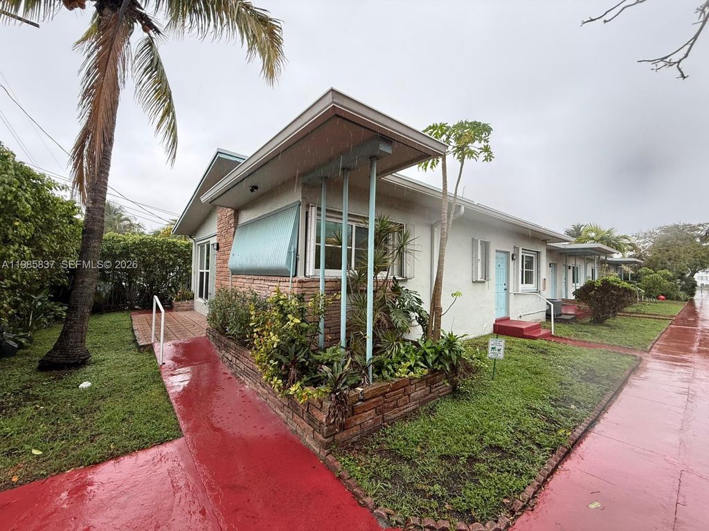 1247 Marseille Dr 16, Miami Beach, FL 33141