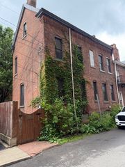 2106 FOX WAY, South Side, PA 15203