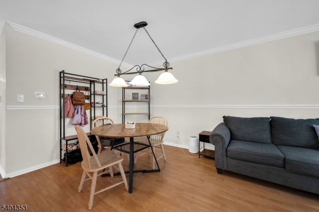 127 Pinehurst Dr, Washington Twp., NJ 07882