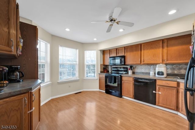 127 Pinehurst Dr, Washington Twp., NJ 07882