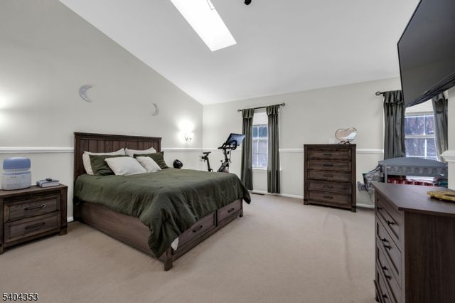 127 Pinehurst Dr, Washington Twp., NJ 07882