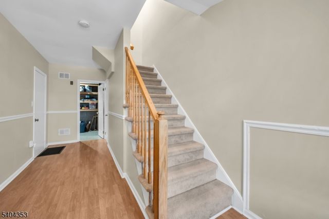 127 Pinehurst Dr, Washington Twp., NJ 07882