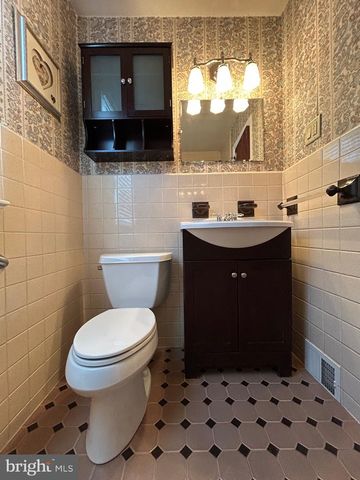 1369 BIRCHWOOD AVE, Abington, PA 19001