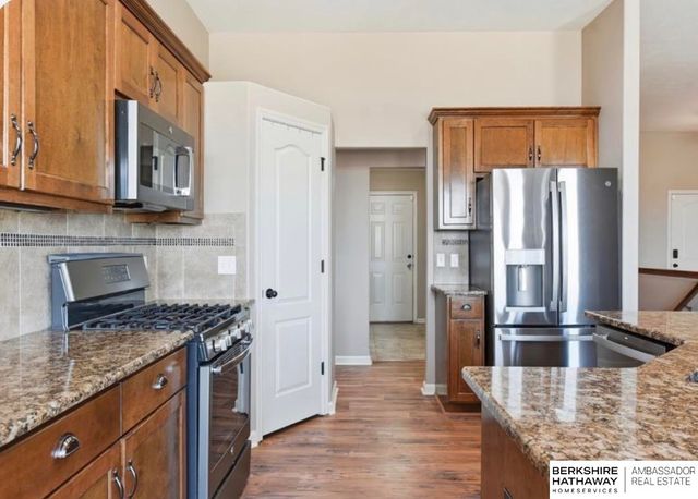 14836 Prairie Star Street, Bennington, NE 68007