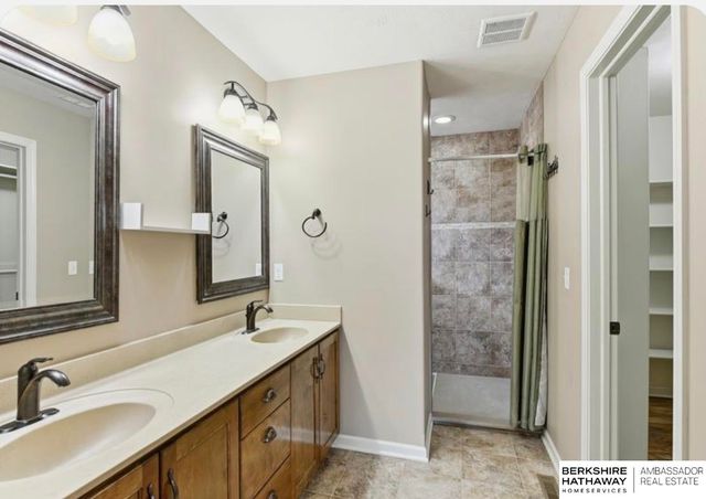 14836 Prairie Star Street, Bennington, NE 68007