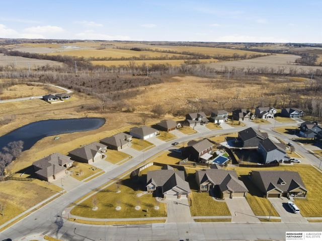 14836 Prairie Star Street, Bennington, NE 68007