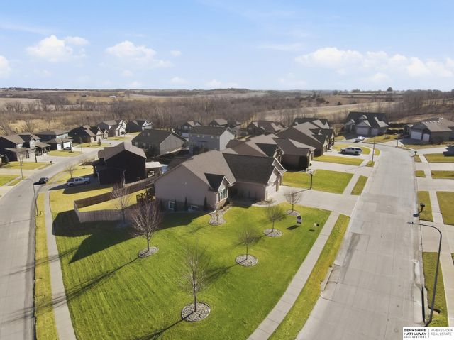 14836 Prairie Star Street, Bennington, NE 68007