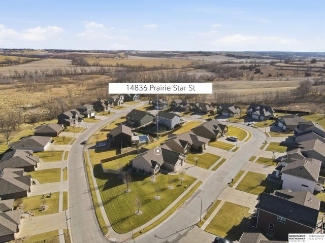 14836 Prairie Star Street, Bennington, NE 68007