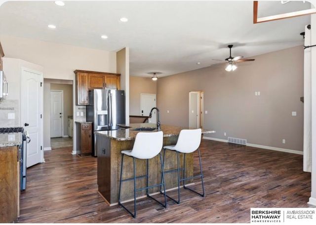 14836 Prairie Star Street, Bennington, NE 68007