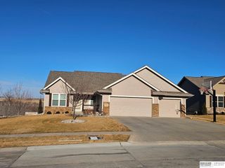 14836 Prairie Star Street, Bennington, NE 68007