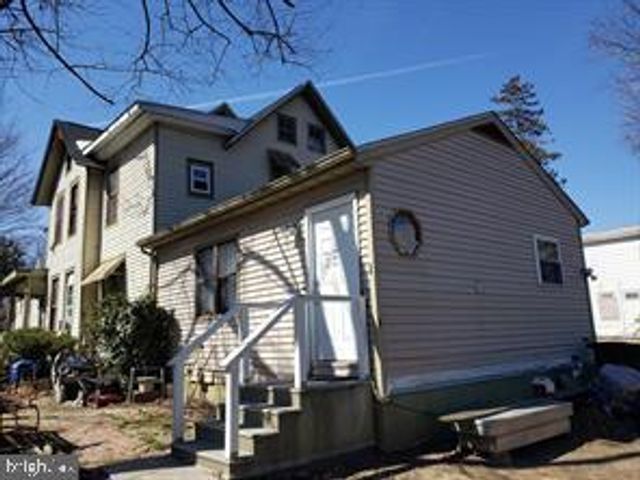 33 S GOVERNORS AVE, Dover, DE 19904