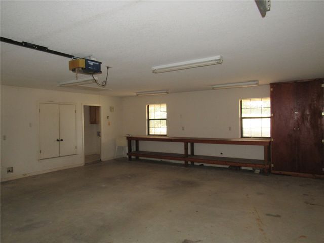 6721 Golinda Drive, Golinda, TX 76655