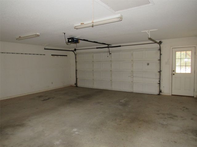 6721 Golinda Drive, Golinda, TX 76655