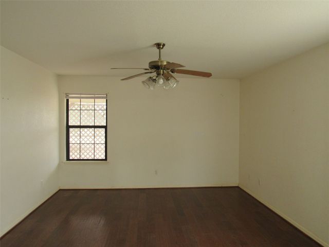 6721 Golinda Drive, Golinda, TX 76655