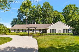 1276 Hillside Drive, Birmingham, MI 48009
