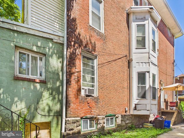 824 S ST BERNARD ST, Philadelphia, PA 19143