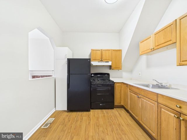 824 S ST BERNARD ST, Philadelphia, PA 19143