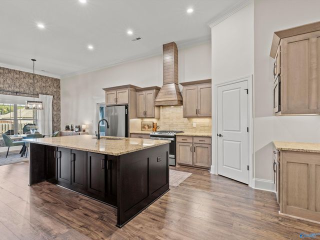 26149 Woodfield Drive, Athens, AL 35613