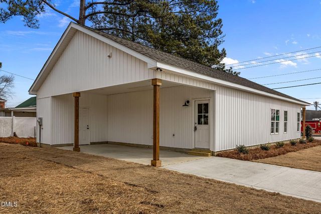 206 S Wall Street, Benson, NC 27504