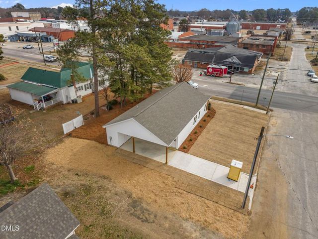 206 S Wall Street, Benson, NC 27504