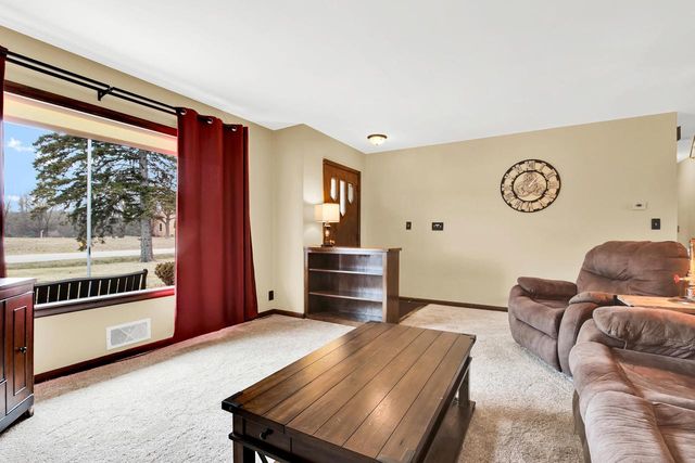 W144N4952 Stone DRIVE, Menomonee Falls, WI 53051