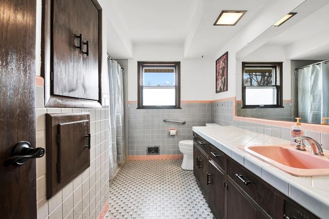 W144N4952 Stone DRIVE, Menomonee Falls, WI 53051